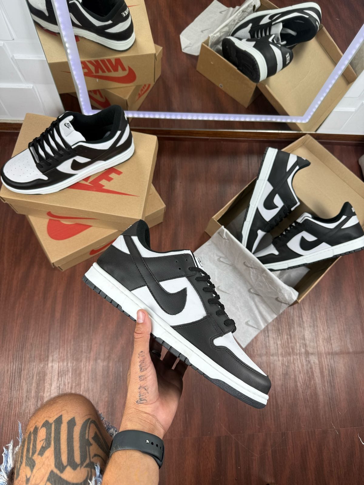 NIKE DUNK PRETO/BRANCO ESPECIAL