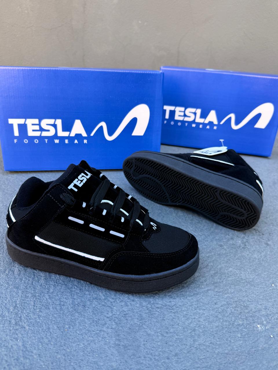 TESLA PRETO/PRETO