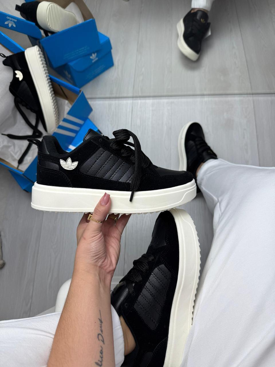 ADIDAS PRETO/LATEX
