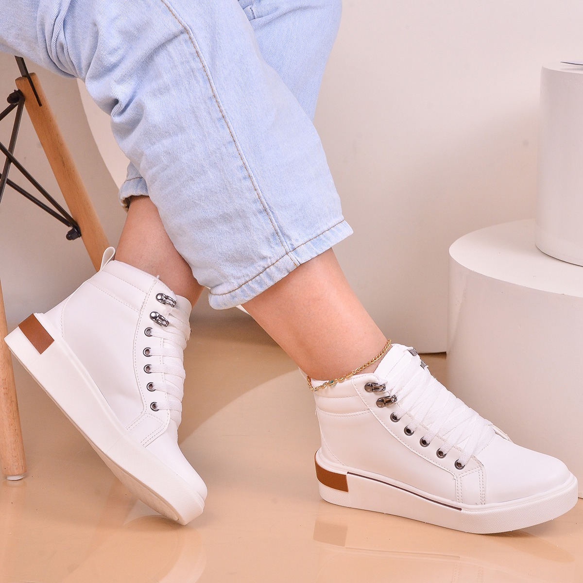 BOTINHA CASUAL BRANCO