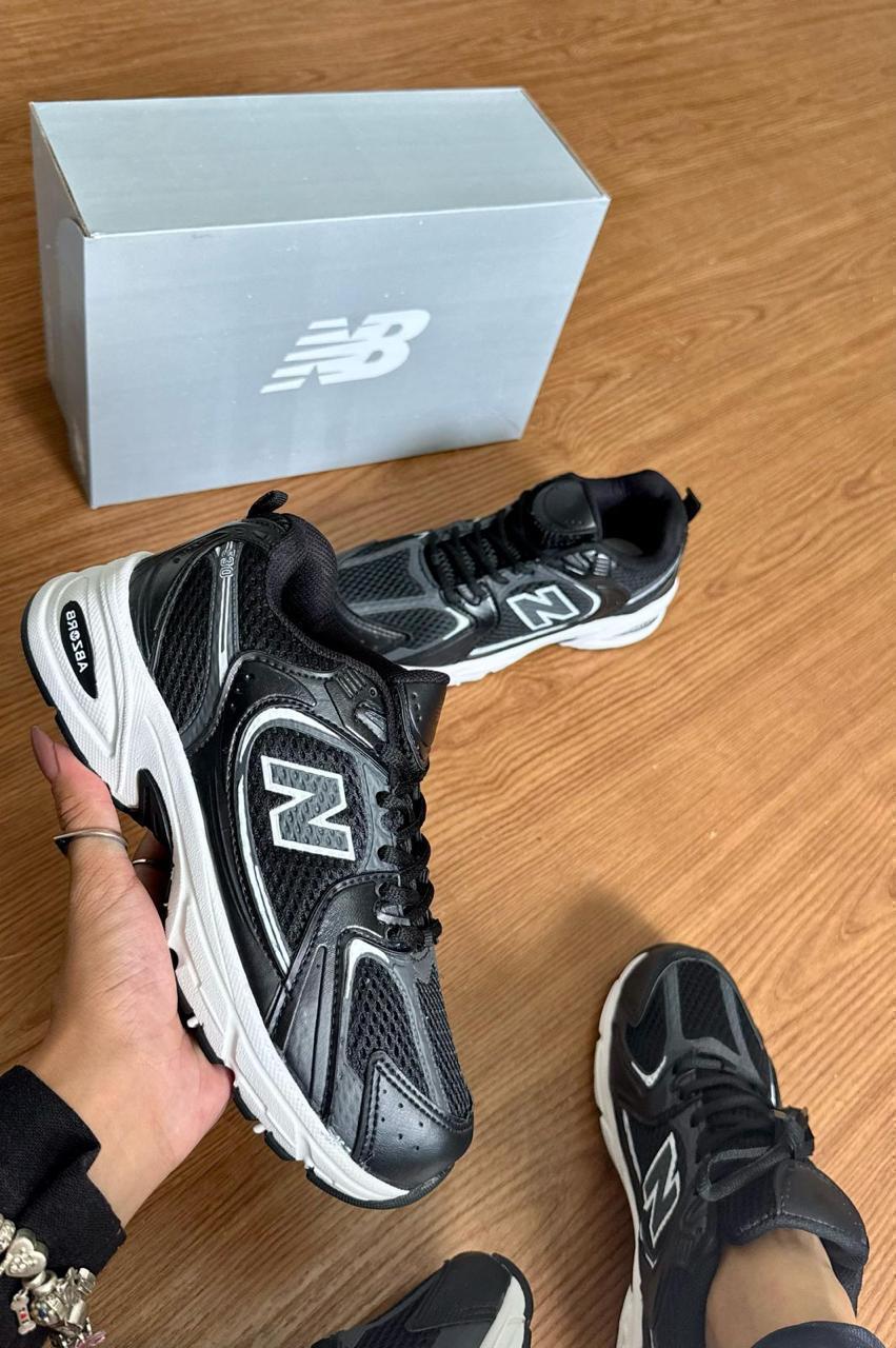 NEW BALANCE 530 PRETO/BRANCO
