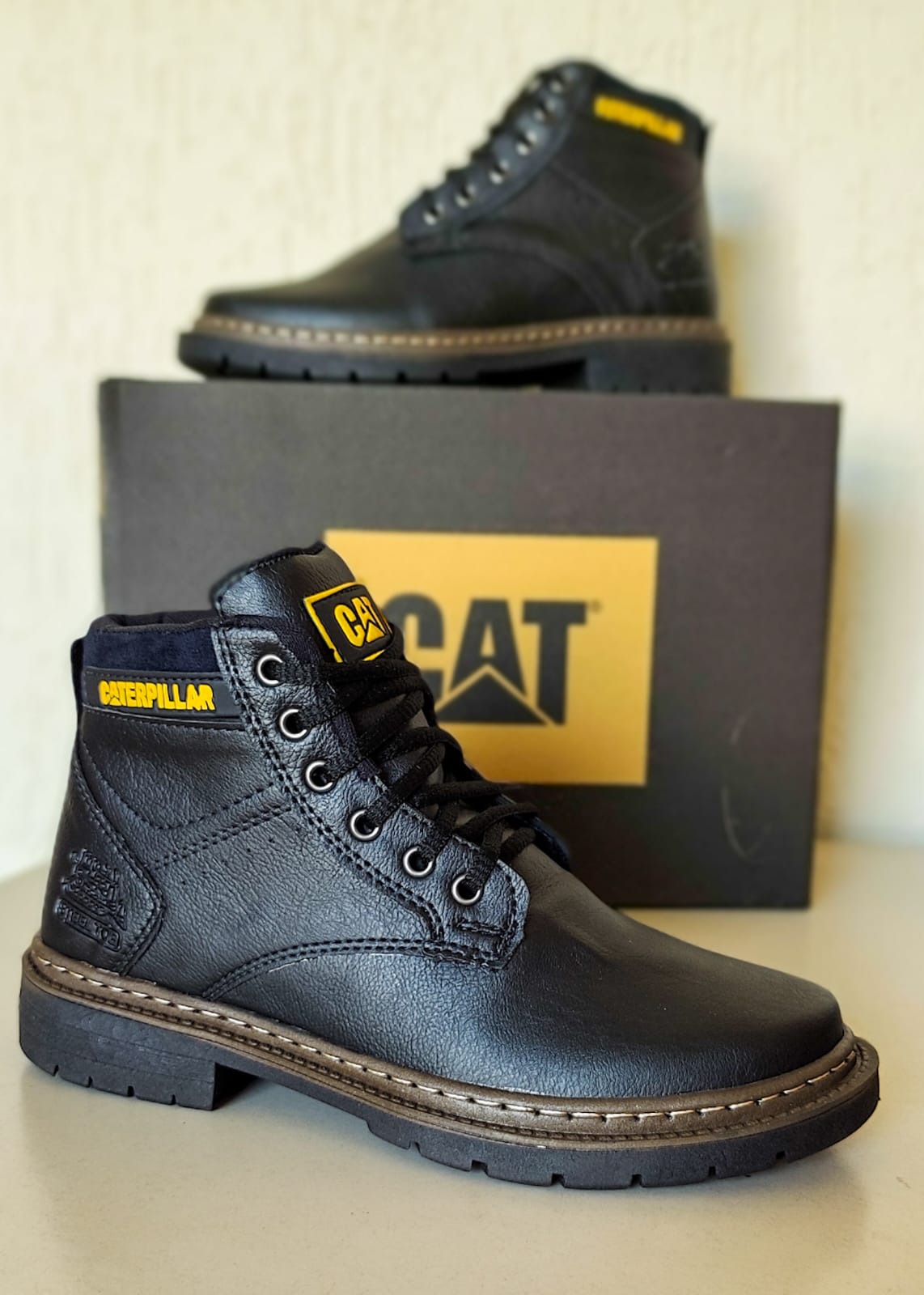 BOTA CAT PRETO