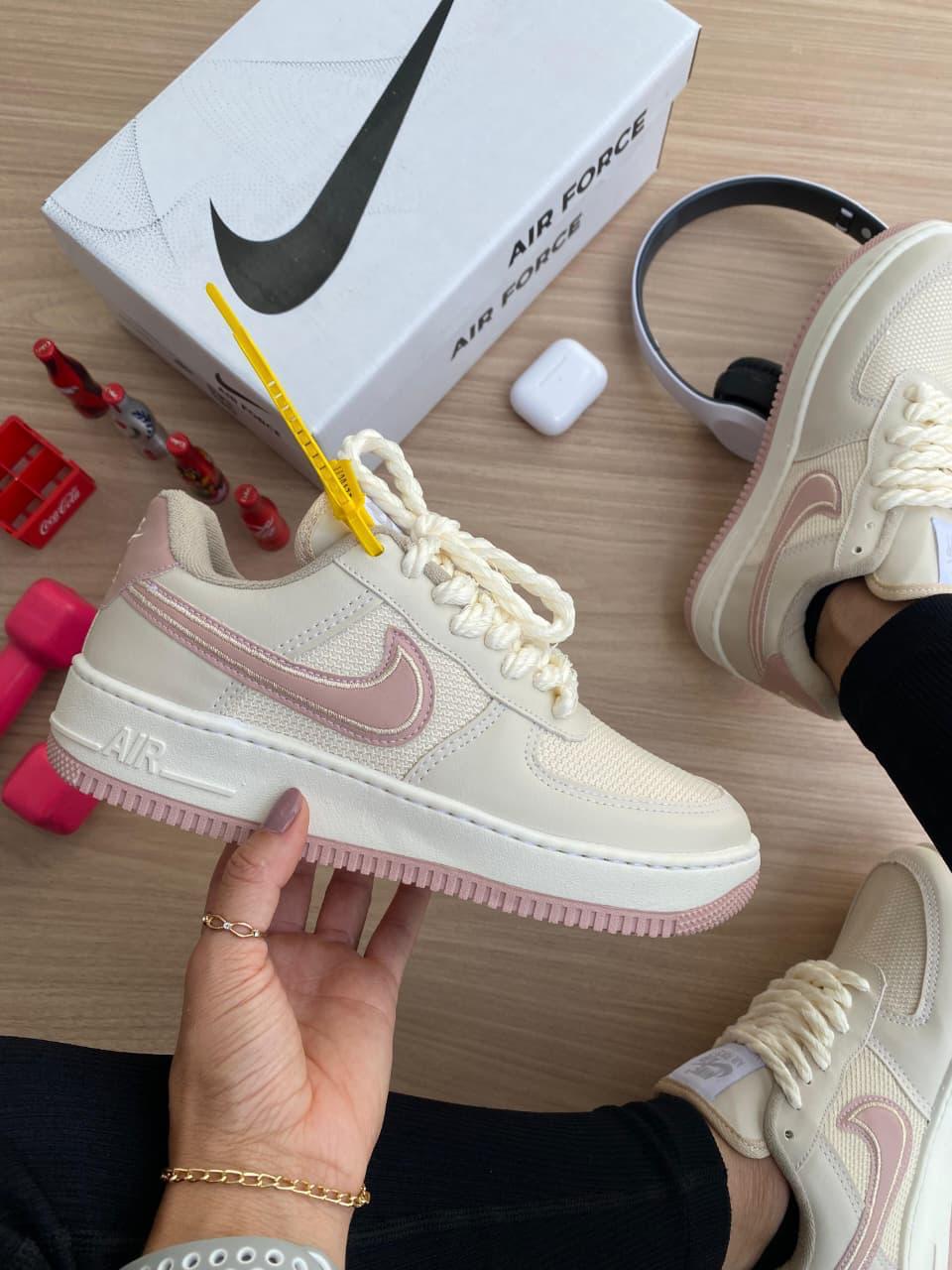 NIKE AIR FORCE OFF BORDADO/ROSE