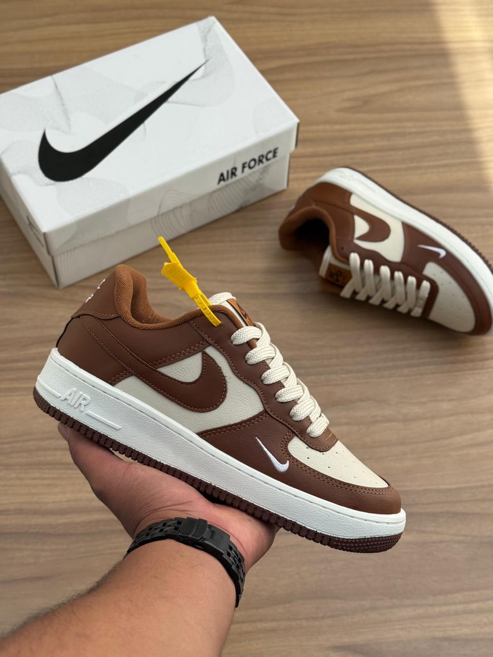 NIKE AIR FORCE CARAMELO