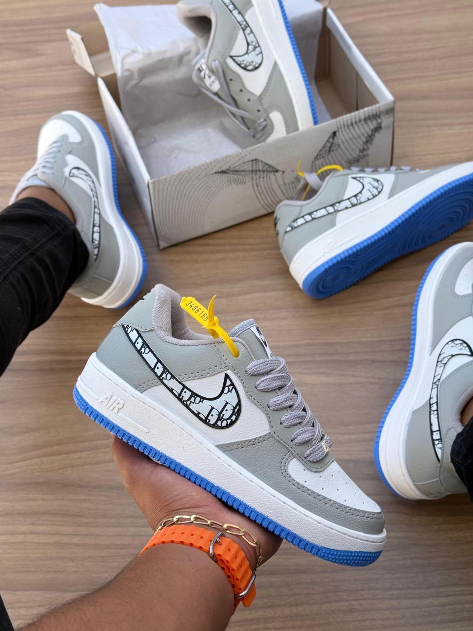 NIKE AIR FORCE DIOR preview 1