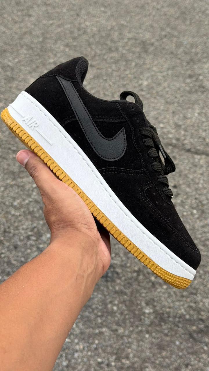 AIR FORCE PREMIUM PRETO/LATEX