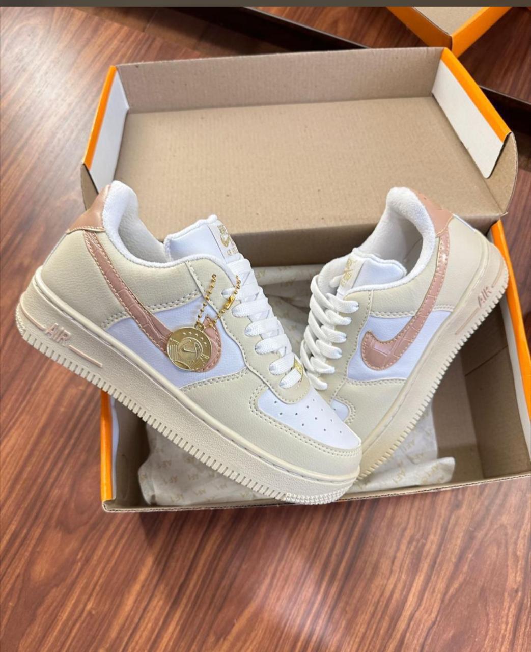 AIR FORCE PREMIUM ROSA/MEDALHA