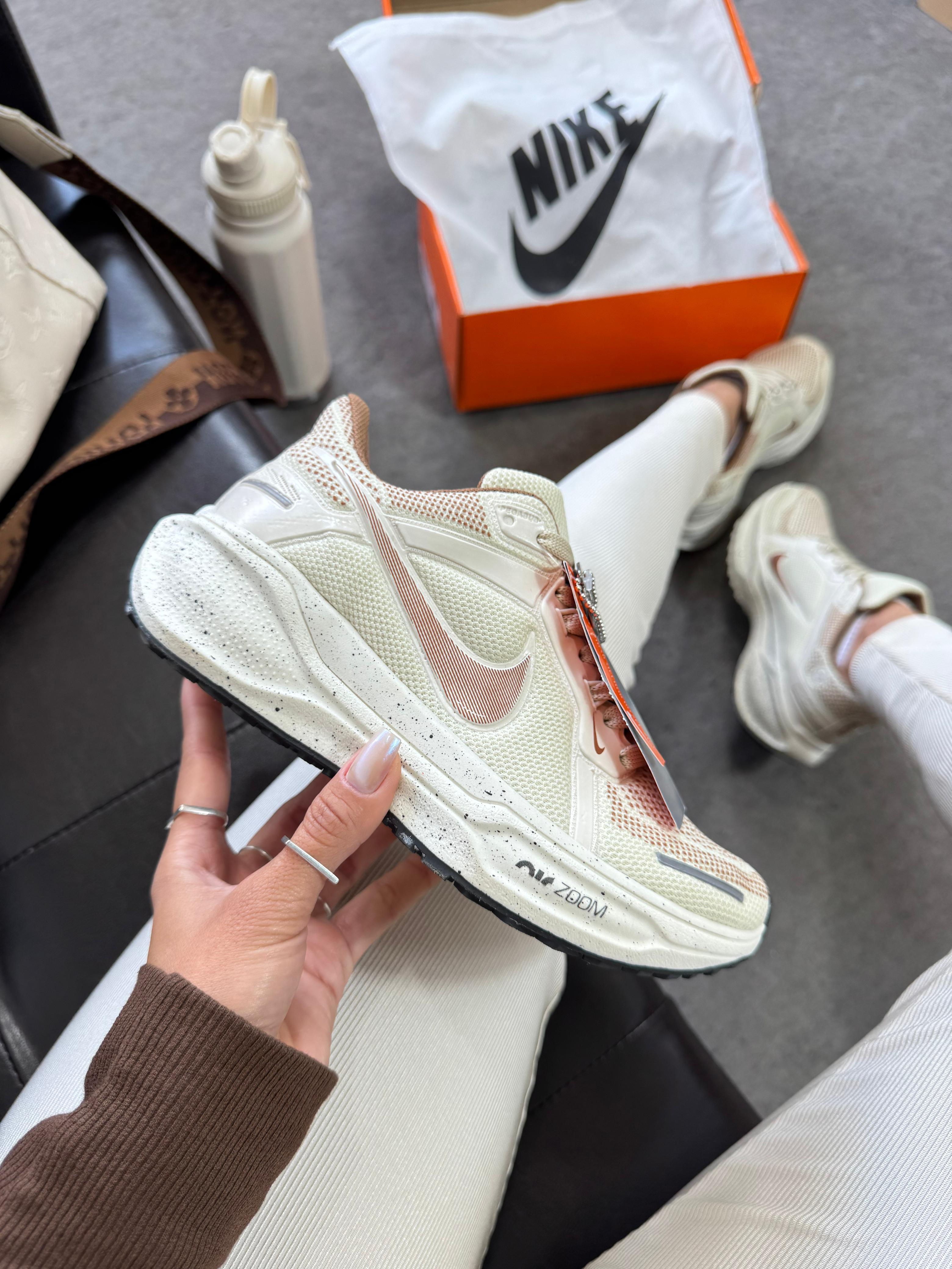 NIKE PEGASUS 41 PREMIUM AREIA/CARAMELO