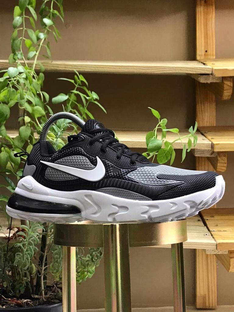 NIKE REACT PRETO/BRANCO