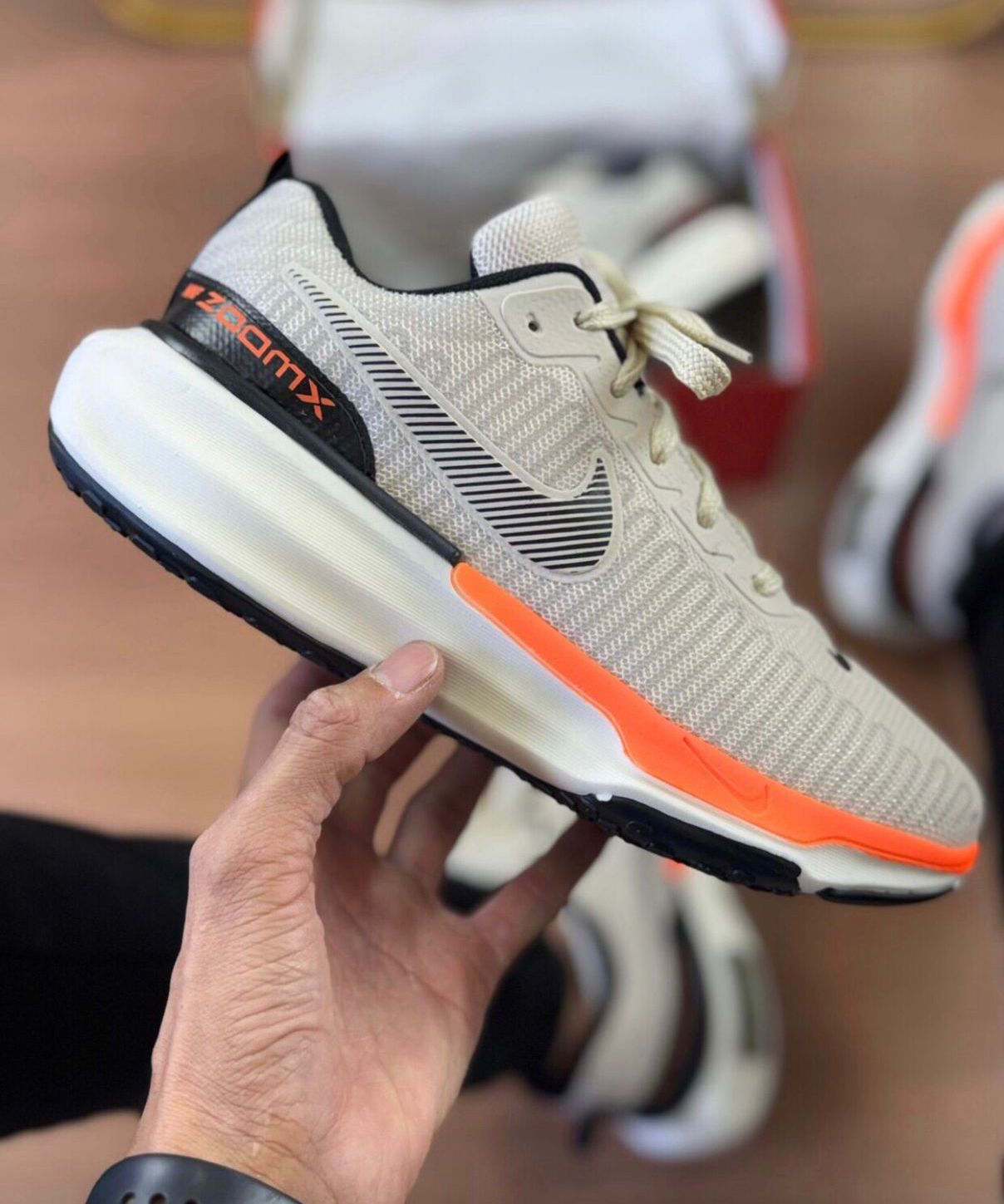 NIKE ZOOMX BEGE/LARANJA