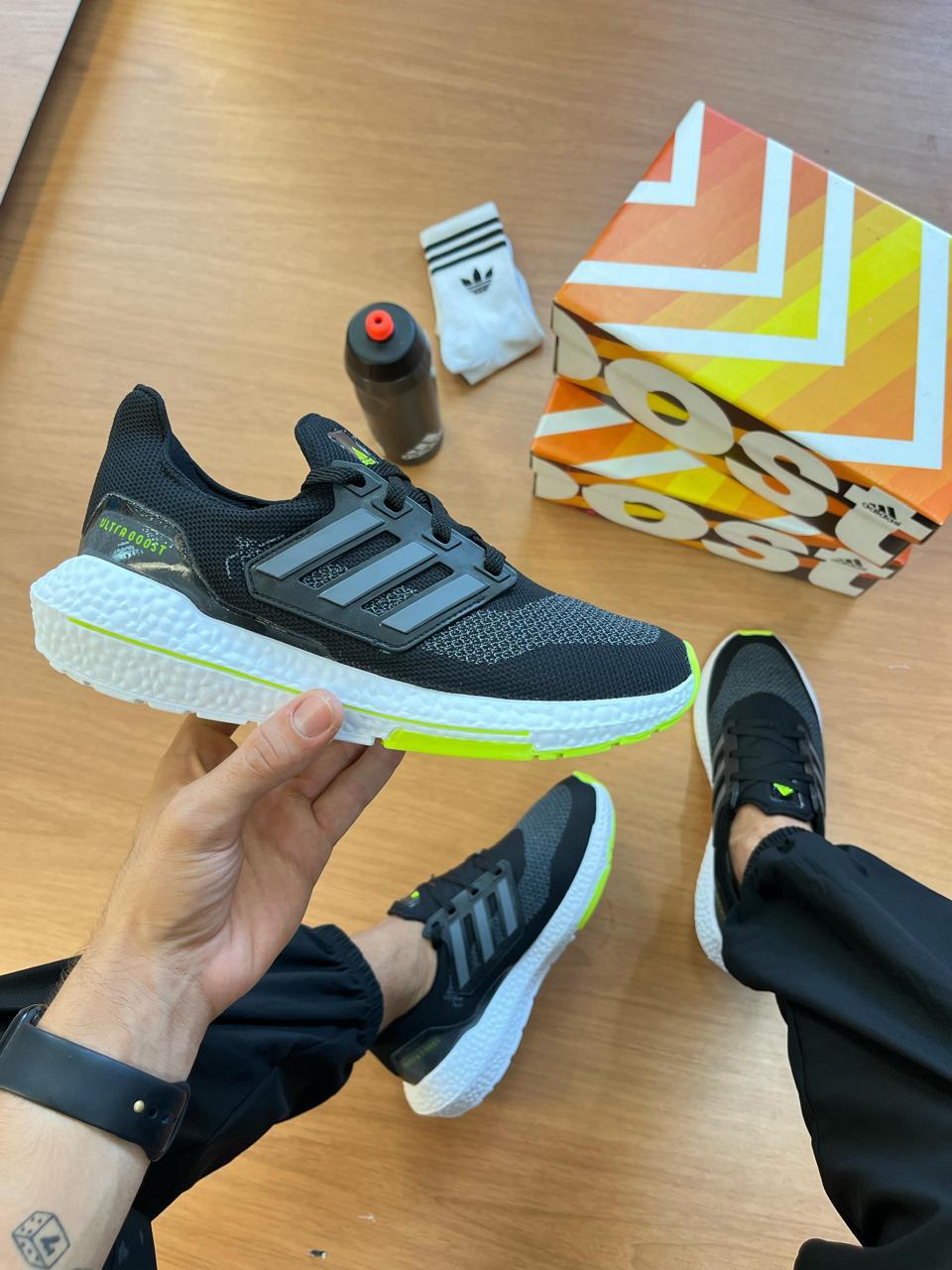ADIDAS ULTRABOOST PRETO/VERDE