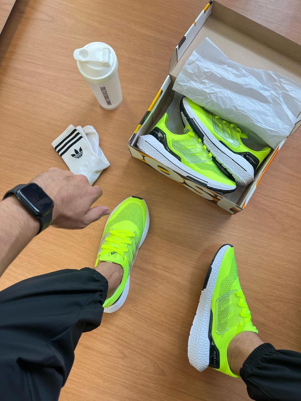 ADIDAS ULTRABOOST VERDE LIMÃO