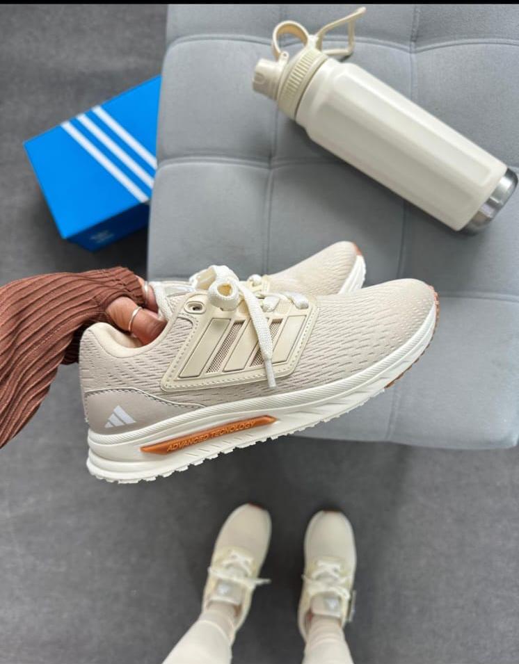 ADIDAS ABOOST OFF/BEGE
