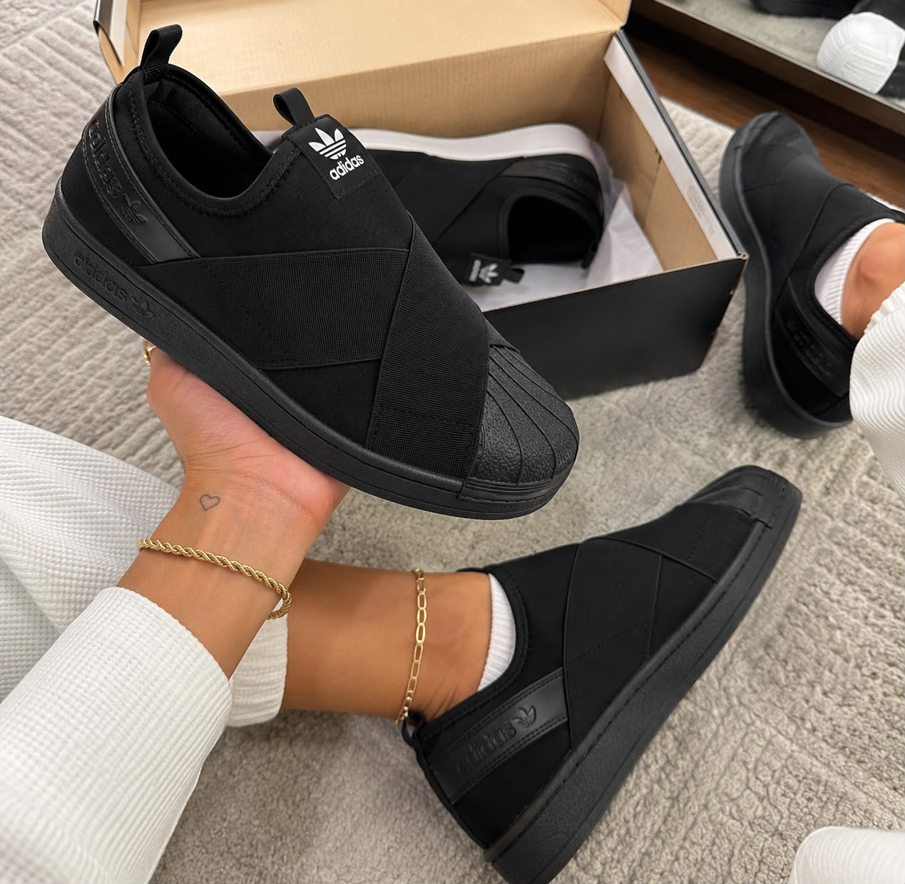 ADIDAS SLIP ON PRETO/PRETO