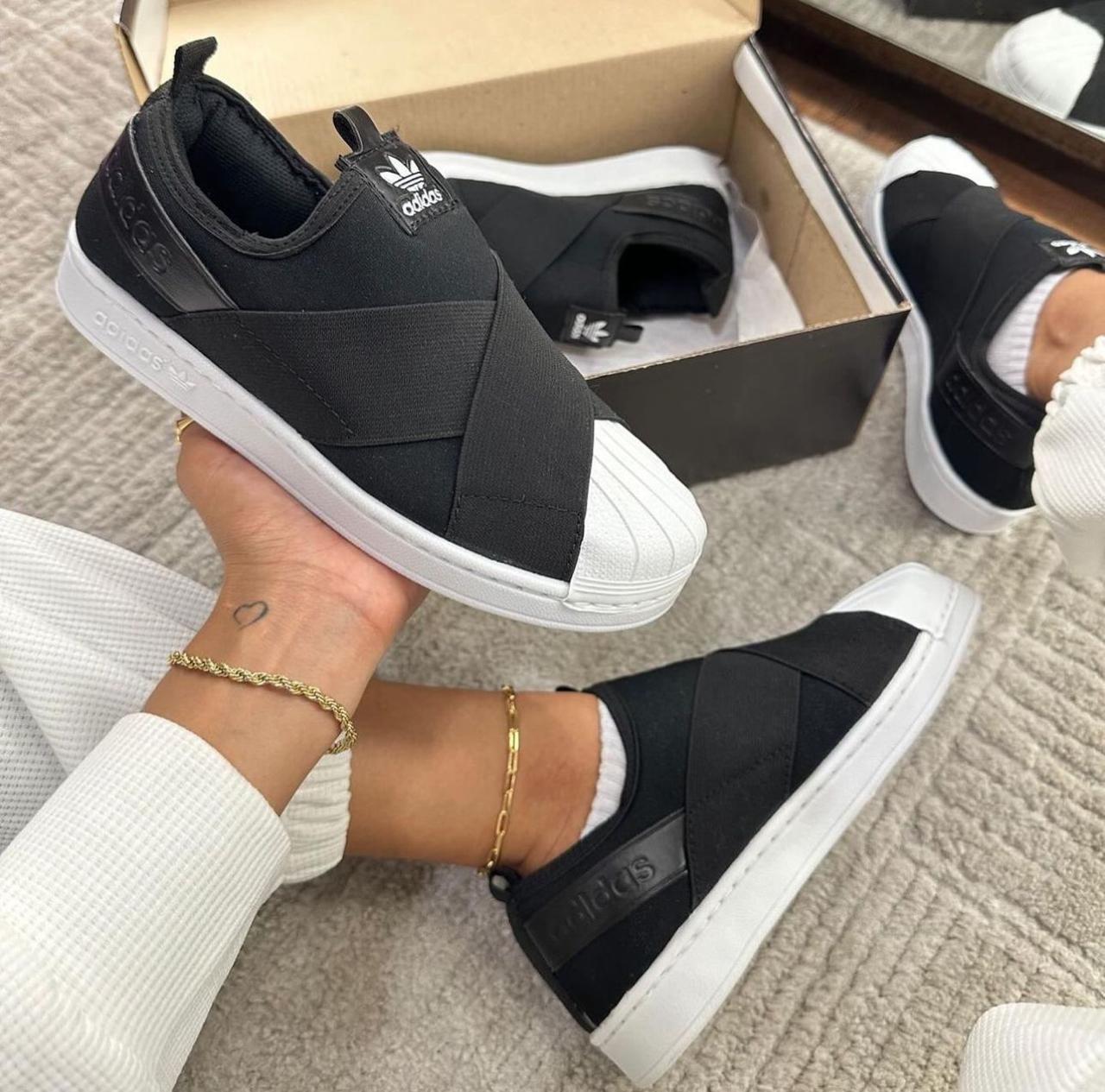 ADIDAS SLIP ON PRETO/BRANCO