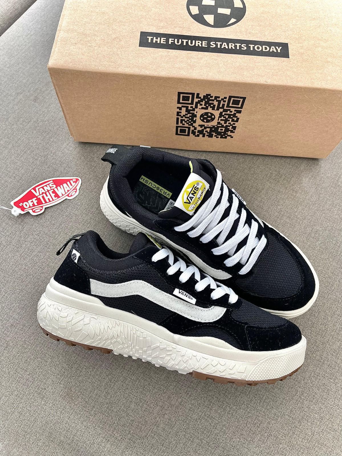 VANS NEO VR3 PREMIUM PRETO/BRANCO