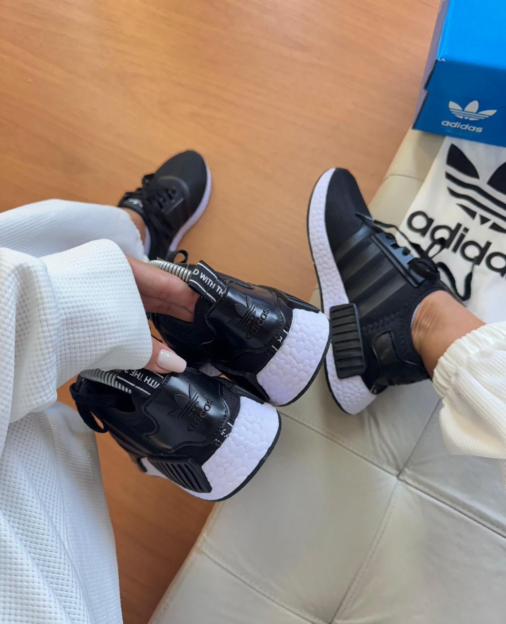 ADIDAS NMD PRETO/BRANCO