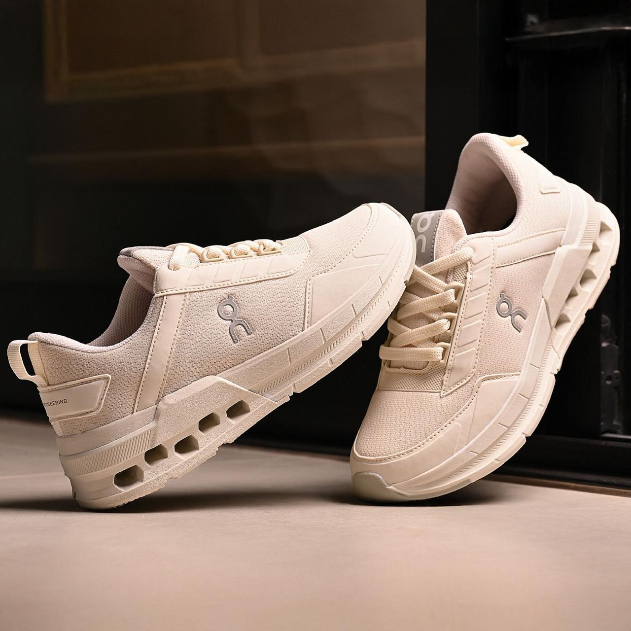 ON CLOUD RUNNING OFF WHITE