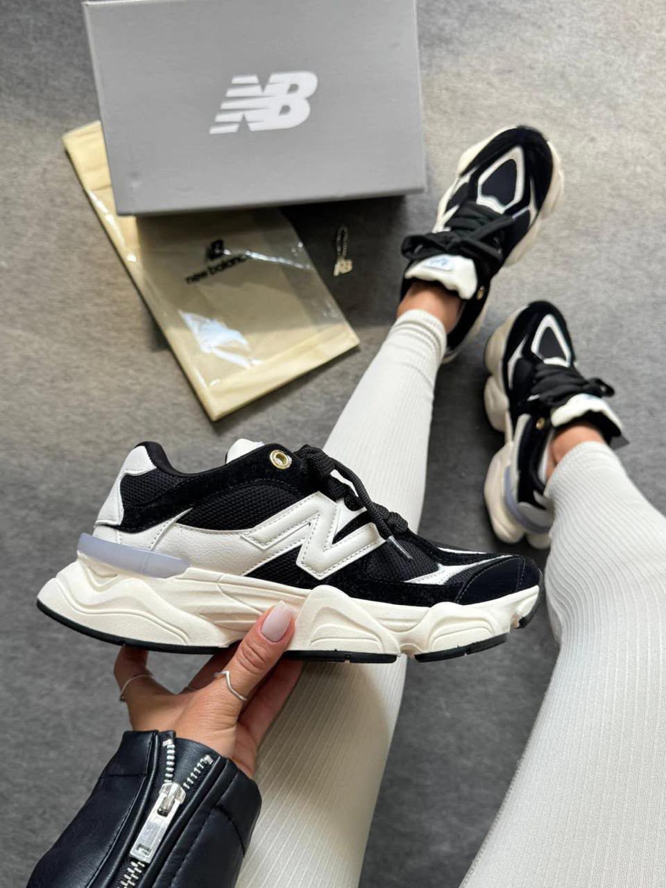 NEW BALANCE 9060 LUXO PRETO/BRANCO preview 1