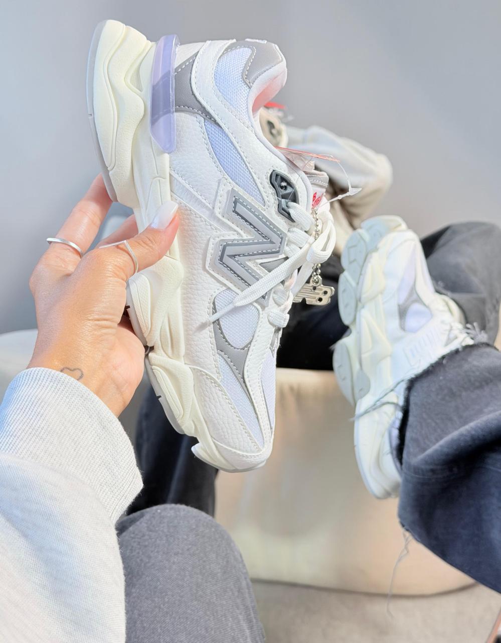 NEW BALANCE 9060 LUXO CINZA preview 1